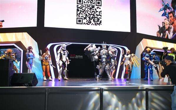 CJ暴雪《守望先锋》COS：DVA女神诱惑登场