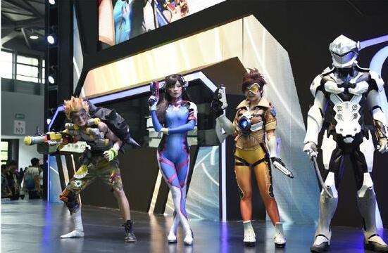 CJ暴雪《守望先锋》COS：DVA女神诱惑登场