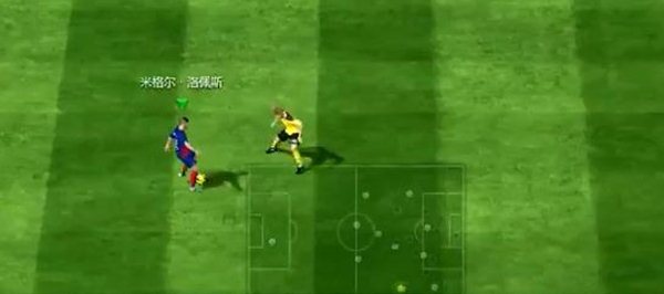 FIFAOL向后拉球方法 玩家都能完成向后拉球