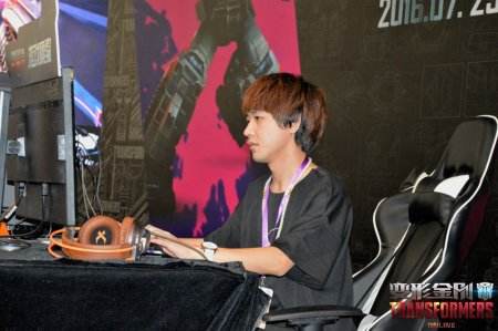 英雄诈骗首曝！《变形金刚》明日开启召唤首测