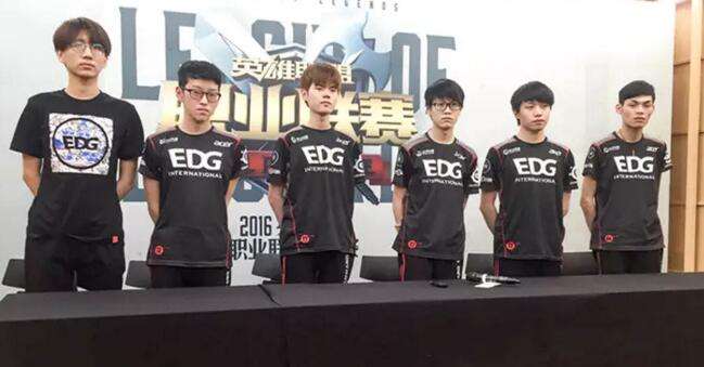 EDG赛后群访：宝石对线弱 但打团大招很好