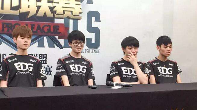 EDG赛后群访：宝石对线弱 但打团大招很好