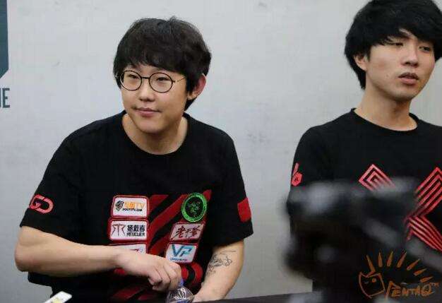 LGD赛后群访:轮子妈扇子妈组合对线比较强