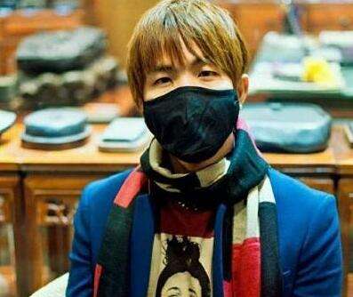 小漠直播约会露脸 慕诗琪：和照片有点差别