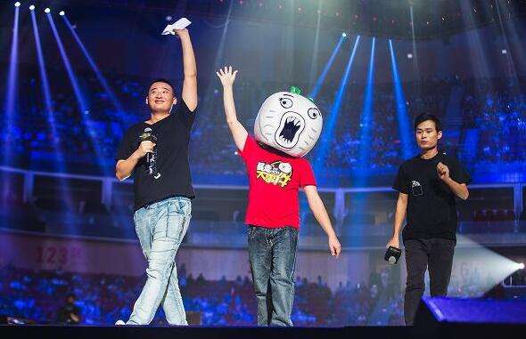 LOL五周年庆典王尼玛张全蛋惊现现场视频