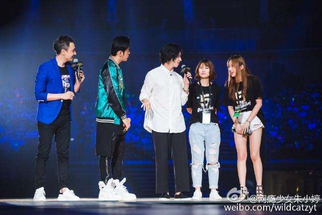 大有来头！LOL五周年明星对抗赛翻译妹子介绍