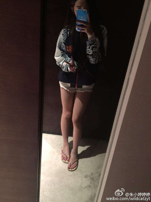 大有来头！LOL五周年明星对抗赛翻译妹子介绍