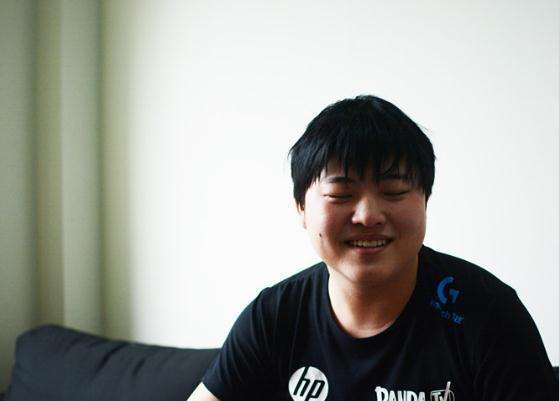 小狗Uzi赛前聊版本:打野来抓只能死给他看