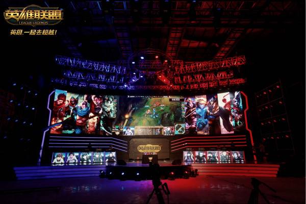 lol全民和龙珠谁赢了!平台杯龙珠摘得冠军