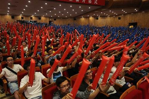 高校联赛现场特写：打造属于大学生的LPL