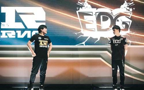 战队分析师猛爆料:LPL很多队伍不思进取