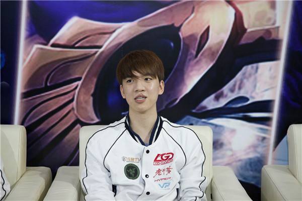 LGD采访：不想碰RNG imp高兴过头误入女厕所