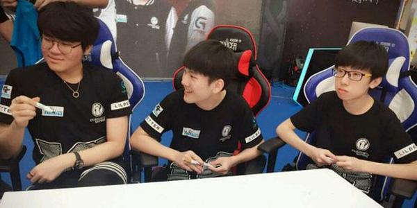 从路人王到击败UZI：大放异彩的赛场新星