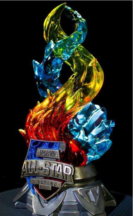 LOL全明星赛奖杯什么样子的 Uzi的solo奖杯曝光