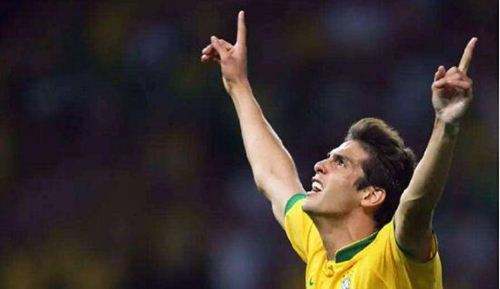 大帝滑跪成就永恒 足坛那些经典的庆祝动作