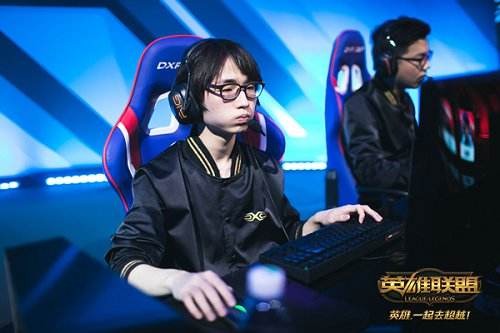 LPL春季赛战火重燃：IM对阵SS Ben4迎战SofM