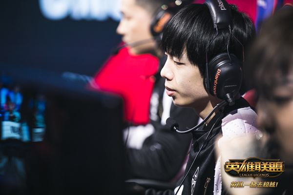 LPL春季赛战火重燃：IM对阵SS Ben4迎战SofM