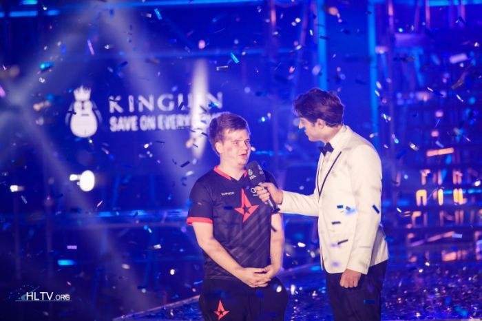 夺冠日精彩图集：Astralis夺起胜利奖杯