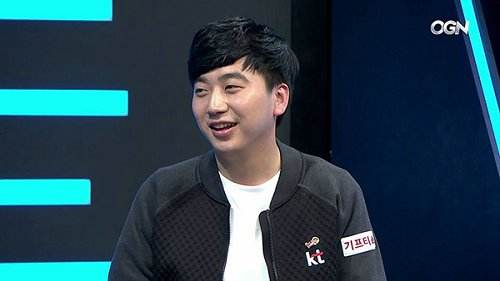 Score谈KT颜值：我最低Smeb戴眼镜Deft最帅