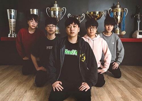 Score谈KT颜值：我最低Smeb戴眼镜Deft最帅