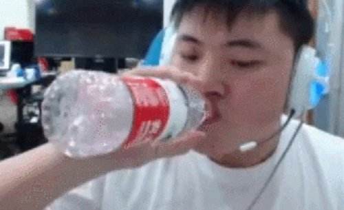 UZI王者归来 韩服排位连胜冲击Rank前十