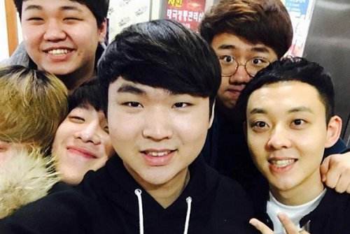 友谊第一比赛第二 老ROX全员春季赛后聚会！