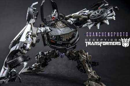 变形金刚电影3中的q博士que是被谁杀死的