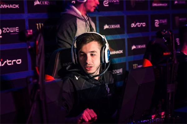 kennys目前我们还不是世界前三甲战队