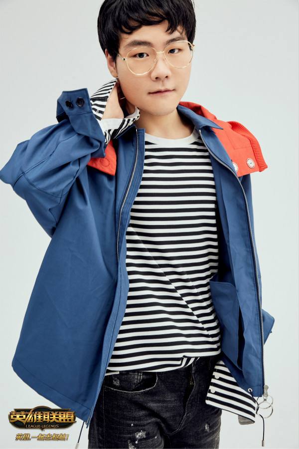 电竞也潮酷 YOHO为EDG、RNG、WE拍摄时尚大片