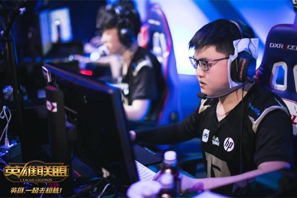 不容错过的挑战：全球顶尖选手汇聚峡谷之巅