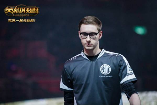 不容错过的挑战：全球顶尖选手汇聚峡谷之巅