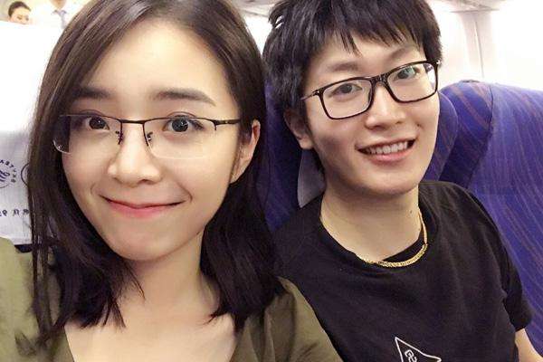 余霜过生日与泽元互秀恩爱左雾管泽狗