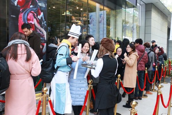 SQUARE ENIX CAFE上海开业FF14主题排长队