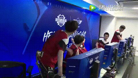 第一支被tga战队击败的lpl队伍是?