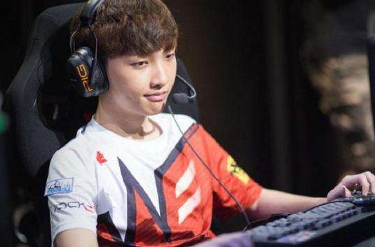 逐鹿LPL 试问联赛群雄谁能笑到最后?