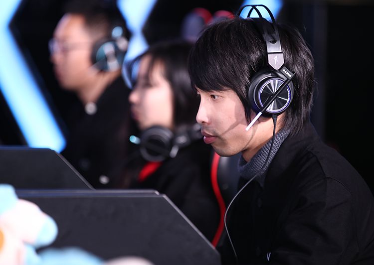 《永恒之塔》在2017年就曾携手atf女团,电竞主播mint李静媛,上海星尚