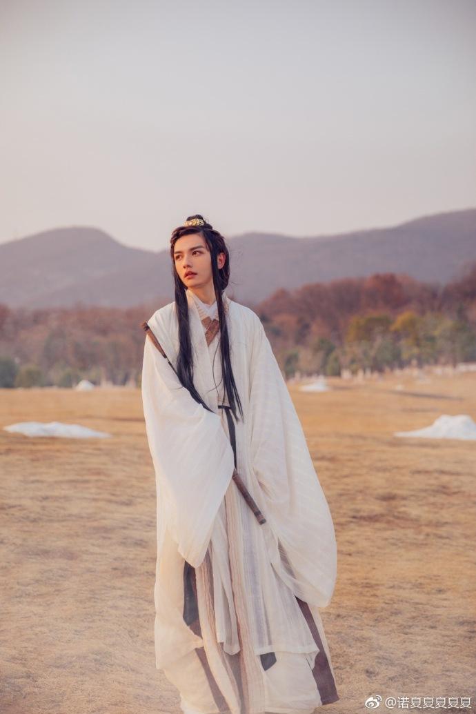 kik真古风美男诺夏最新cos照:穿越的侠客