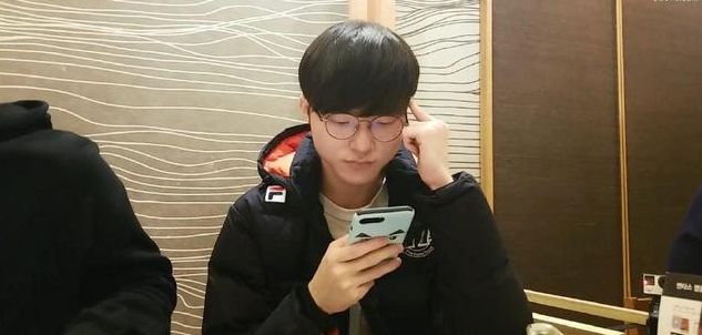 Faker：LPL最强选手只有UZI没有之一