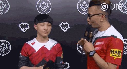 任栋握手GIF大合集 人送外号