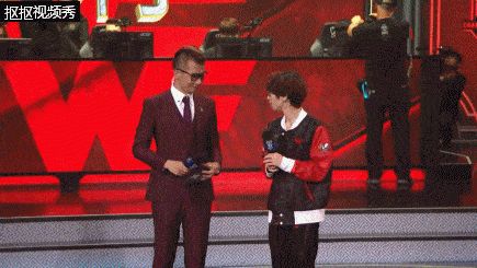 任栋握手GIF大合集 人送外号